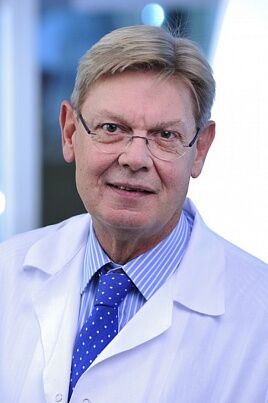 Arzt Gynäkologe Alexander Bartosik